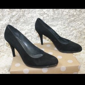🌸 3 for $20 Stuart Weitzman Black Suede Pumps